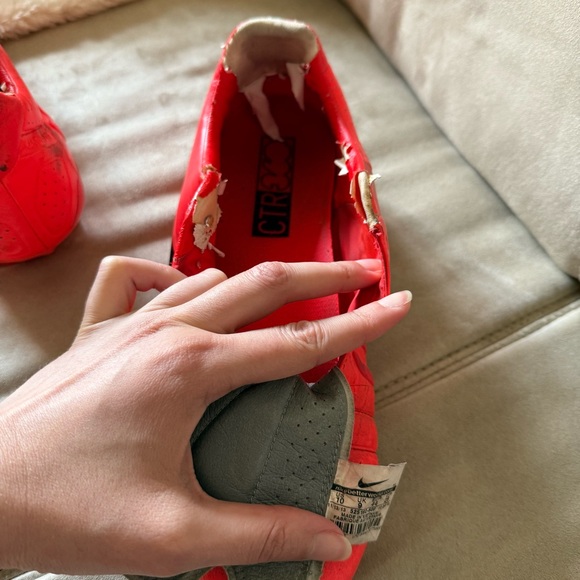 Nike CTR360 Trequartista III. Size 10. Neon Red. - Picture 5 of 6